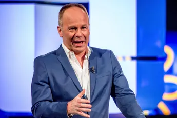 Bijzonder heuglijk nieuws uitgelekt over 'Blokken'-gezicht Ben Crabbé: "Dikke proficiat!"