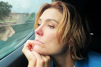 Presentatrice Evi Hanssen wordt overladen met steun nadat ze somber nieuws deelt: "Veel moed"