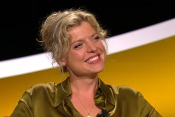 Presentatrice Ella Leyers mag twee keer heuglijk nieuws delen met de wereld
