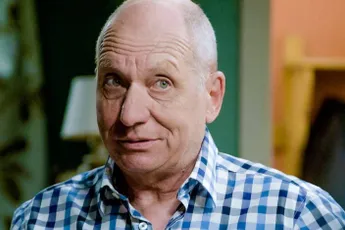 'Familie'-acteur Jef De Smedt toont trots zijn mama van 95 (!): "Wat ziet ze er goed uit!"