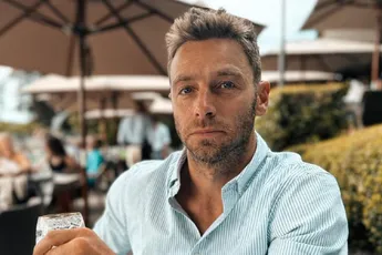 Louis Talpe doet iedereen blozen met foto’s van blote, afgetrainde lichaam: "Wat een body!"