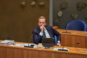 Hugo de Jonge onder vuur: 'Zorgde persoonlijk voor contact tussen topambtenaar en Sywert van Lienden over mondkapjes'