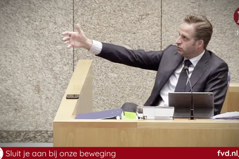 Filmpje! Baudet regelt live in debat even 4 miljoen mondkapjes voor minister De Jonge
