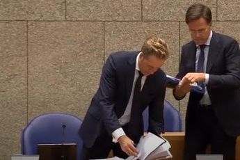 Kabinet gaat draconische coronamaatregelen en avondklok niet versoepelen. FVD én PVV furieus: 'Ze blijven ons opsluiten!'