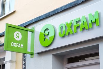 Linkse NGO Oxfam gaat weer over de schreef! Oxfam verkoopt antisemitische werken in eigen webwinkel
