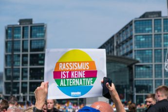 Duitse politici -behalve AfD- eensgezind: 'Opmars rechts-populisme moet halt worden toegeroepen!'