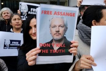 Proces tegen Julian Assange gestart! 'Mijn uitlevering zou een doodsvonnis betekenen!'