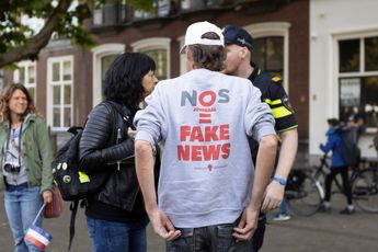 Sietske Bergsma veegt de vloer aan met de NOS: 'De grootste complotzender in Nederland!'