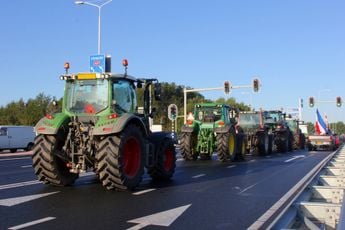 Politie schaalt op: gaat boeren op snelweg direct beboeten