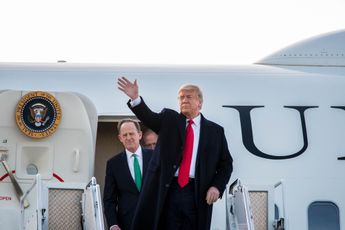 Laatste presidentiële daad van kinderachtige egomaniak Donald Trump: vliegveld vernoemen naar zichzelf