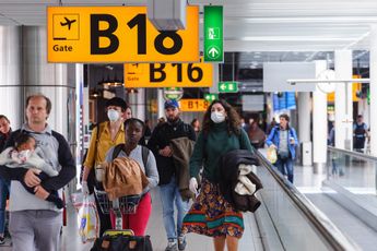 Nederland gaat maar door met eindeloos corona-geklungel: Schiphol was rond kerst drukste vliegveld van Europa