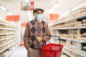 Totalitarisme in de praktijk: supermarkten beginnen gedwongen met 'winkeluurtjes voor ouderen en kwetsbaren'