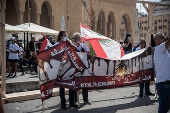 Nog meer CHAOS in half weggevaagd Beiroet: 'Dode, gewonden en een gekraakt ministerie'