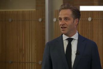 Viroloog Marc Van Ranst gaat in de aanval tegen "oplichter" Willem Engel: 'De show is over!'