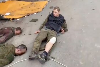 Ongeverifieerde beelden lijken te tonen hoe Azov-nazi's Russische gevangenen martelen. Thierry Baudet reageert geschrokken