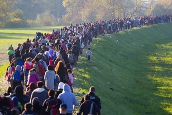 Nederland dreigt in asielcrisis maatschappelijk ontwricht te raken