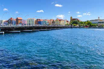 De Kapiteinenlijn heeft een primeur: stikstof minister van der Wal viert vakantie op Curaçao