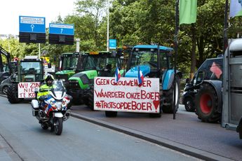 LOL! Schokkend (ahem!): Rijkswaterstaat en politie willen dat boeren ophouden met hun acties