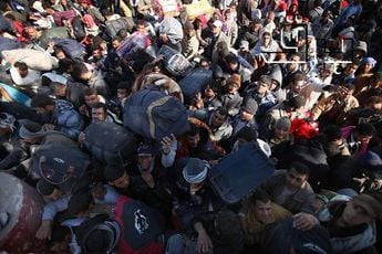 Nederland, Gekke Henkie van Europa: Waarom Migratiebeleid hier een Lachertje is