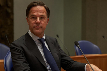 Rutte zaait angst tijdens uitzending van WNL op Zondag: "Timmermans kan misschien wel premier van Nederland worden!"