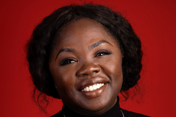 In Ghana geboren Amma Asante wordt lid van Media Commissariaat: 'Omroepen moeten uit het bestel gezet kunnen worden'