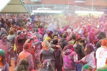 Uitbundige viering Holi-feest in Den Haag