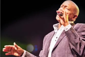 Suripop legende Powl Ameerali geeft concerten in Nederland