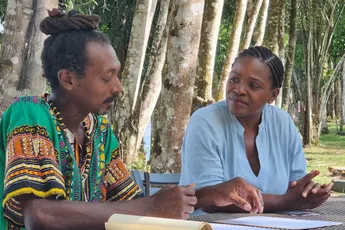 Simone Weimans in Suriname op zoek naar haar roots
