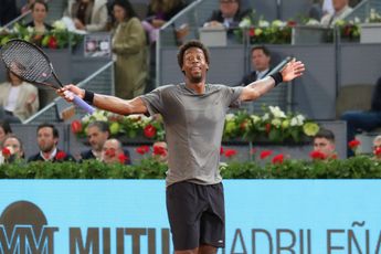 WATCH: Monfils plays alone against 9 people at Roland Garros
