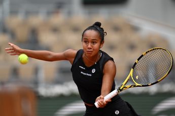 WATCH: Townsend Comforts Disappointed Fernandez After Roland Garros Doubles Final