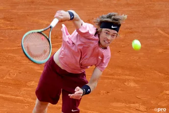 "Talvez o que aconteceu no Dubai me tenha ficado na memória", admite Andrey Rublev, depois da má forma desde a implosão do juiz de linha