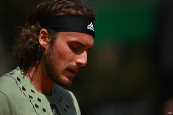 Roger Federer acredita que Stefanos Tsitsipas pode recuperar do mau momento: "Gostava de o ver passar ao nível seguinte"