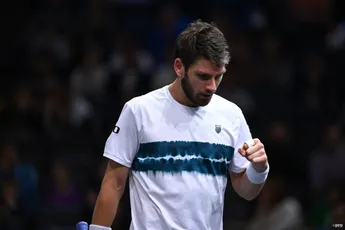 (VIDEO) As dificuldades de Cameron Norrie são evidentes, serve debaixo do braço mas é fortemente vaiado no Rio Open