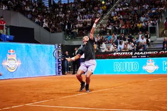 (VIDEO) Casper Ruud contra drone perturbador: Tenta derrubá-lo durante o atraso da meia-final do Estoril Open