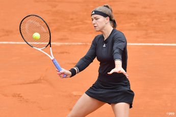 (VIDEO) Karolina Muchova zurück auf dem Tennisplatz... wenn auch mit einer Handgelenkstütze nach dem Rücktritt von den Australian Open