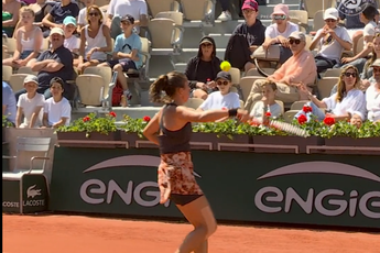 (VIDEO) Outrageous tweener from Kasatkina in Shot of the Year contender at Roland Garros