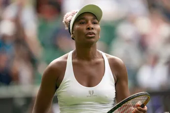 Venus Williams é vista com um novo kit Lacoste depois de ter suspendido a sua própria marca EleVen