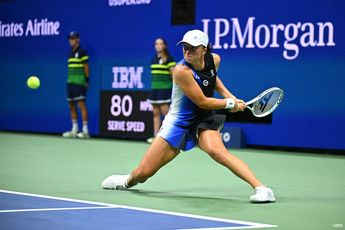 Una soberbia Iga Swiatek supera a Magda Linette y alcanza los cuartos de final del China Open