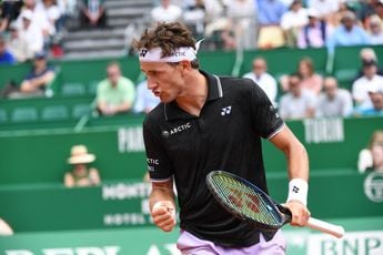 (VIDEO) Casper Ruud é vaiado de forma hilariante pela sua própria equipa na World Tennis League depois de ter sido eliminado por ter ganho o jogo