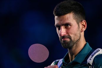 Corentin Moutet responde depois de um fã de Novak Djokovic se ter queixado do cabeçalho do Open da Austrália: "Este tipo nasceu para defender alguém que nem sequer o conhece"
