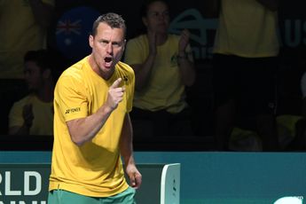 O icónico boné para trás imortalizado: Lleyton Hewitt foi introduzido no Hall of Fame do ténis australiano com um busto de bronze