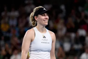 A campanha de Angelique Kerber no Upper Austria Ladies Linz vacila no primeiro obstáculo, com Lucia Bronzetti a passar com facilidade