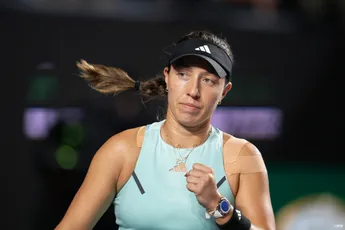 Jessica PEGULA derrota Anna BLINKOVA e chega às meias-finais no Open de San Diego