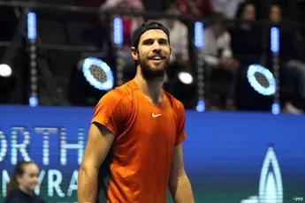 O sonho de Mensik em Doha é travado por Karen Khachanov que conquista o sexto título da carreira