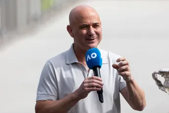 Duas lendas do desporto encontram-se quando David Beckham se encontra com o herói Andre Agassi e joga padel: "Tenho de ver aquele backhand"