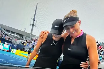 (VIDEO) Dias depois da morte do ex-namorado, Aryna SABALENKA abraça-se emocionada a Paula BADOSA após a vitória no Open de Miami