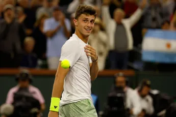 Jimmy Connors não perdoa Luca Nardi: "Faz  o jogo da sua vida e depois não consegue continuar"