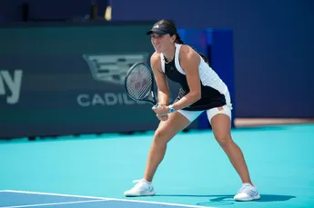 Jessica PEGULA regressa à boa forma e derrota Leylah FERNANDEZ em sets directos no Open de Miami