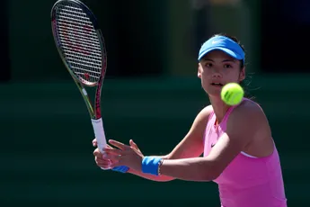 (VÍDEO) Emma Raducanu joga pela primeira vez na terra batida em França antes do regresso à Taça Billie Jean King