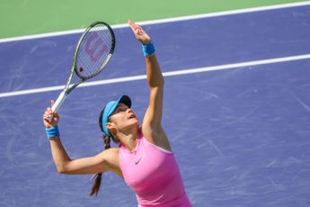 (VIDEO) Emma RADUCANU versucht, in Indian Wells signierte Tennisbälle auf die Tribüne zu werfen, scheitert aber grandios